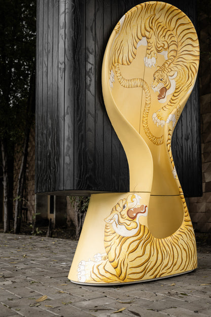 Roar cabinet